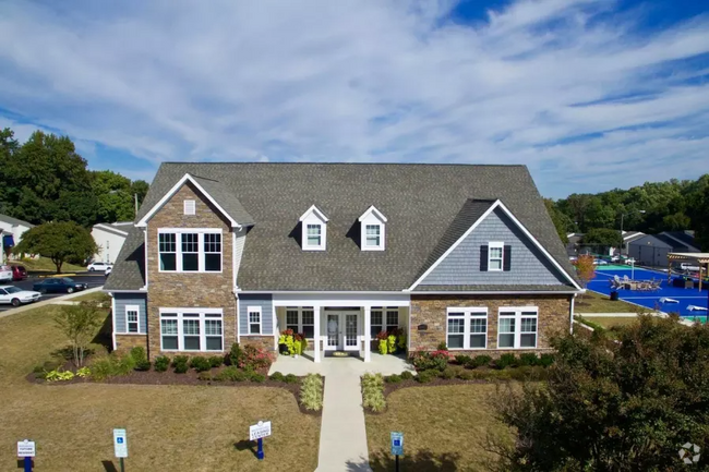 Building Photo - The Residences of Westover Hills