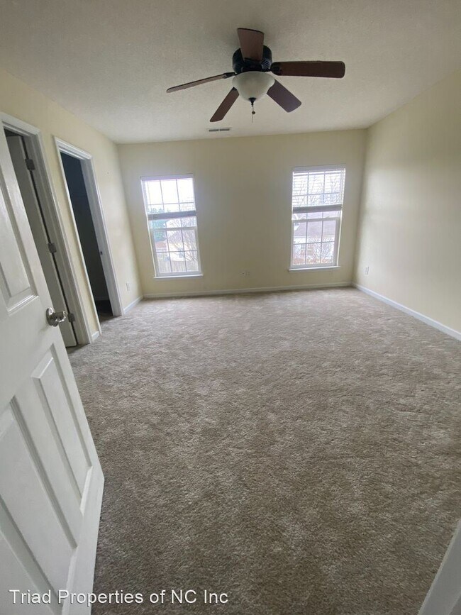 Foto del edificio - 3953 Fountain Village Ln
