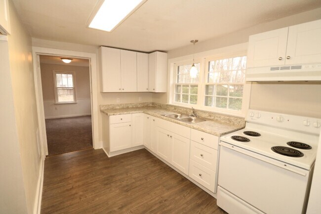 Foto del edificio - 2511 Larry St SW