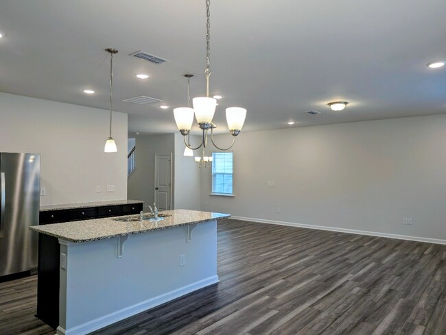 Foto del edificio - 684 Ben Ledi Ct