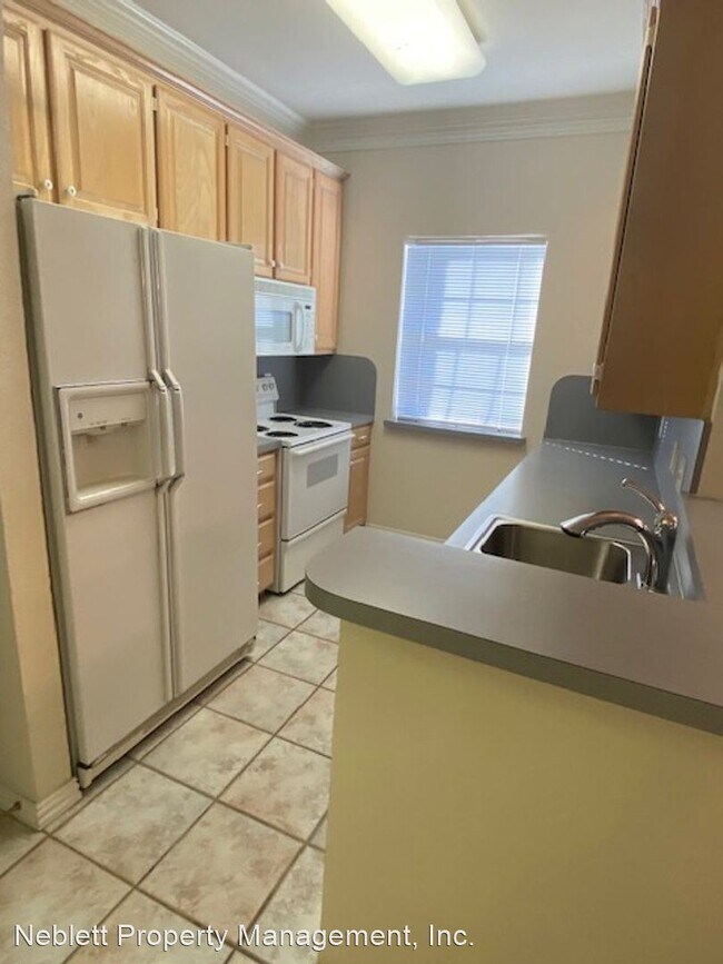 Foto del edificio - 2 br, 2.5 bath House - 201 First St. #104