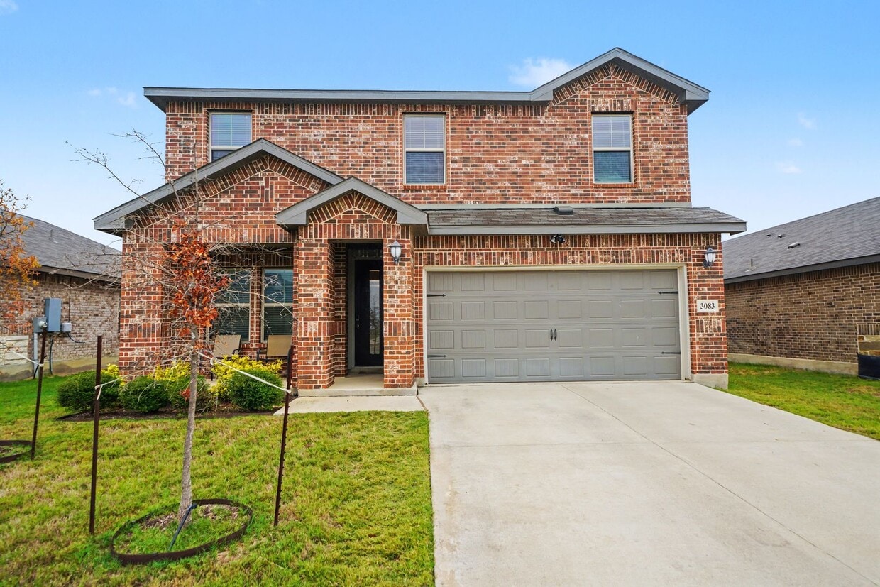 Foto principal - Stylish & Spacious 5-Bed in Prime Schertz Location! - Realtor Commission: $500