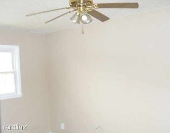 Building Photo - 4 br, 1 bath House - 526 S Monte Vista Ave