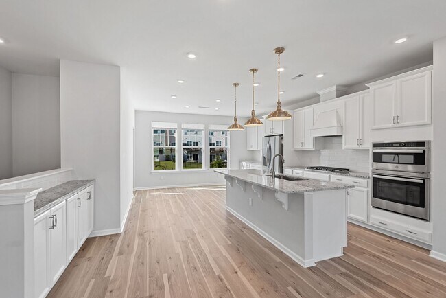 Foto del edificio - Spacious 4 Bedroom End-Unit in Durham