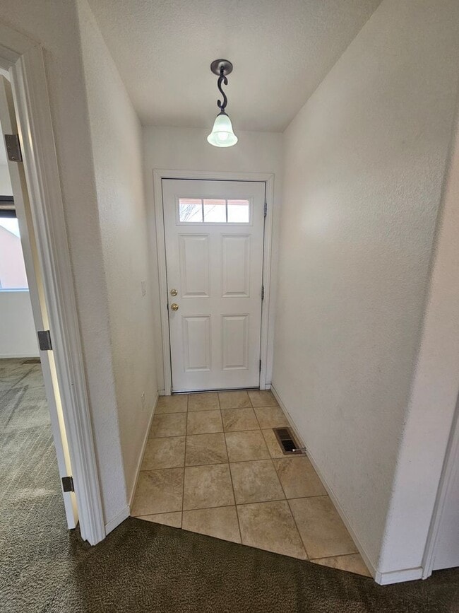 Foto del edificio - Wonderful 4-bedroom, 2-bathroom home in Fe...