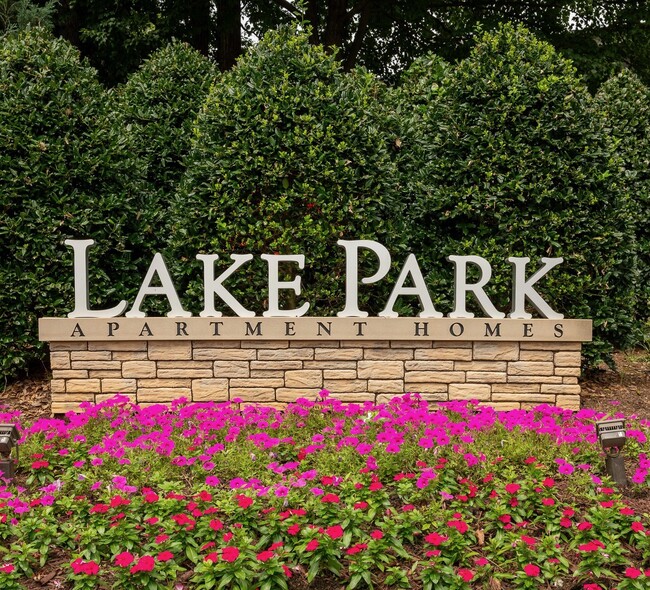 Foto del edificio - Lake Park Apartments