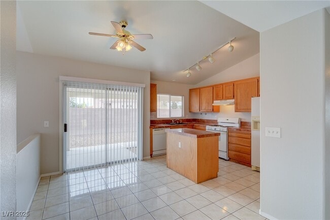 Building Photo - 2783 Morning Rain St