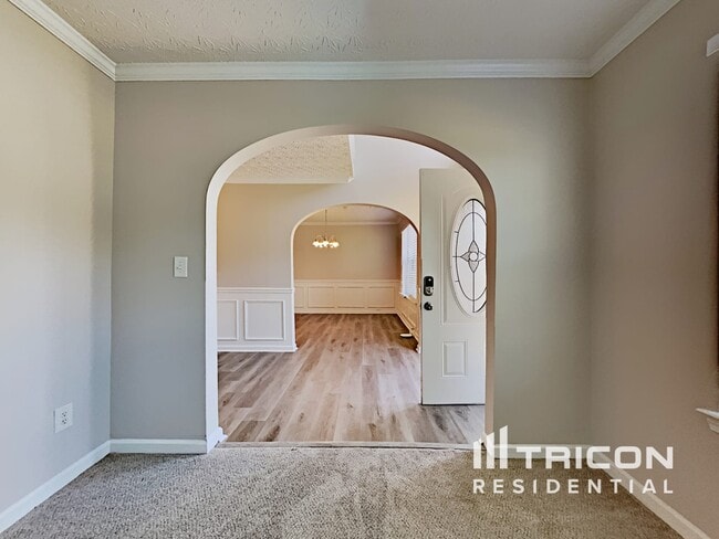 Building Photo - 15 Heaton Dr