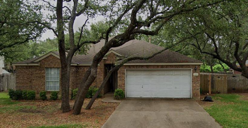 Foto principal - 1204 Cedar Oaks Dr