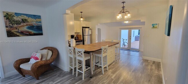 Building Photo - 2231 SW 17th Ter