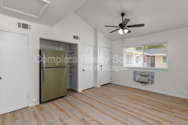 Foto del edificio - 2323 Woodson Rd