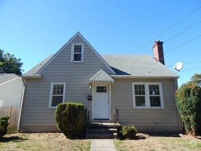 Building Photo - 1385 18th St NE