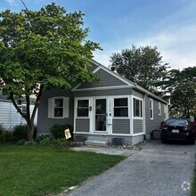 Building Photo - 216 Cedar Rd