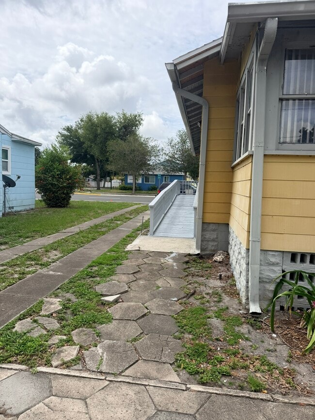 Ramp to front - 2143 5th Ave N House