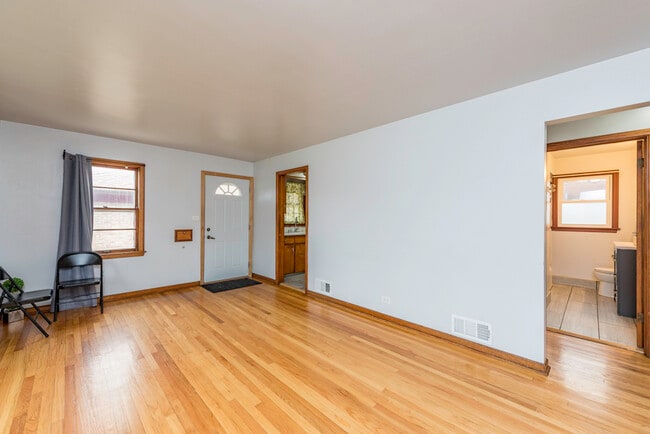 Foto del edificio - 342 N Lewis Ave