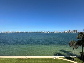 Building Photo - 501 Lake Shore Dr