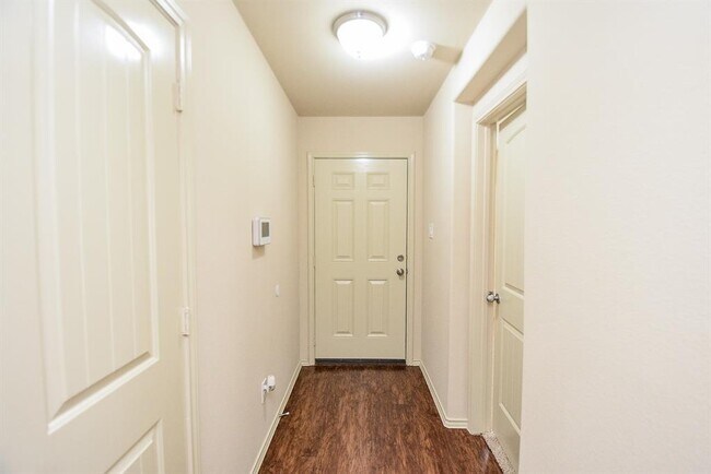 Building Photo - 2203 Treasure Mountain Dr