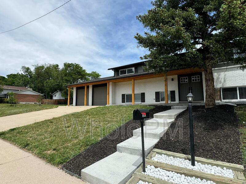 Primary Photo - 7017 W 62nd Pl