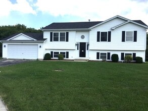 Building Photo - 5925 Bluegrass Trl