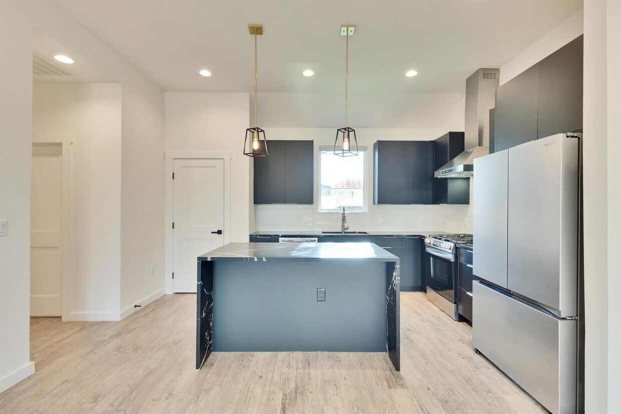 505 Thelma Dr, Austin, TX 78745 Townhome Rentals in Austin TX