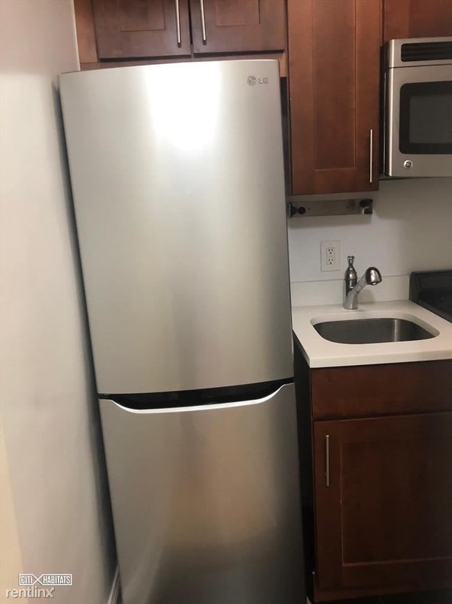 Building Photo - Studio, 1 bath Apartment - 525 E 85th St