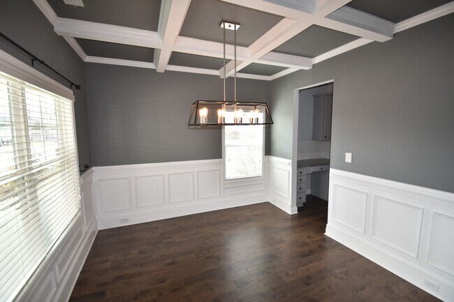Building Photo - 4 Bedroom and 2.5 Bath Home (No Pets)