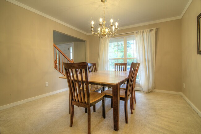 Foto del edificio - Large 3 Bedroom Home in Glen Allen! ***Available Mid July 2026***