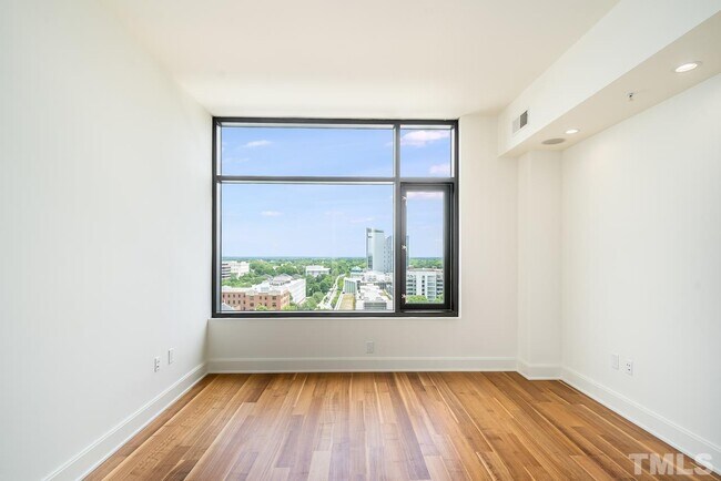 Foto del edificio - 122 N Harrington St