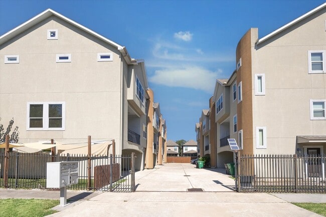 Foto del edificio - 5334 Kiam St