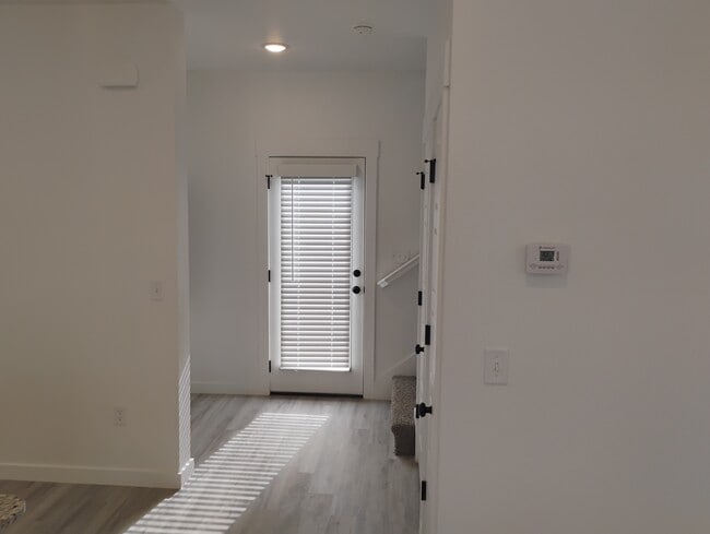 Foto del edificio - 841 Ventnor Ave