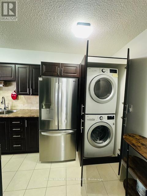 Building Photo - 1210 Radom St