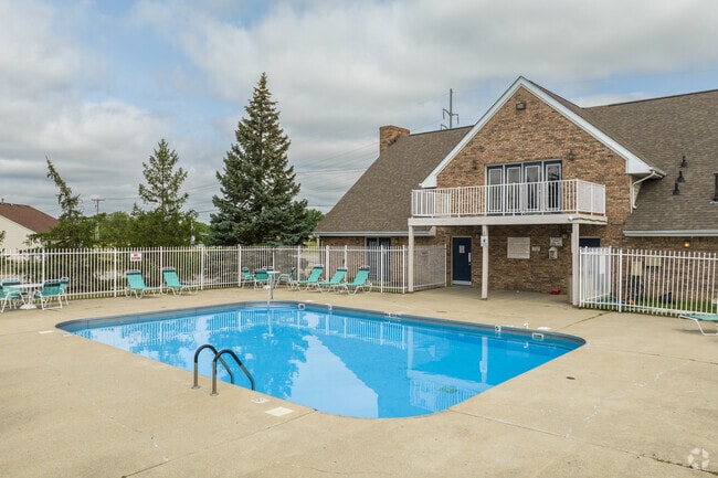 Building Photo - Island Club