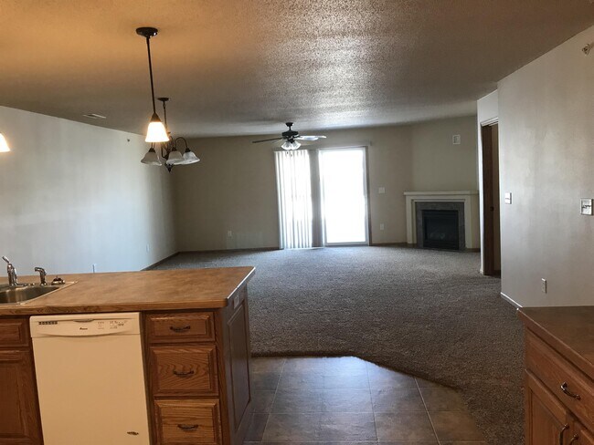 Building Photo - 1415 Sharloh LP