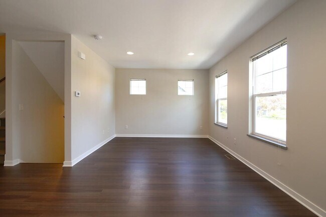 Building Photo - 289 E 19th St