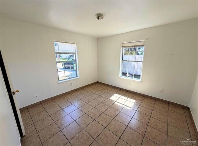 Foto del edificio - 6 Francisco Ave