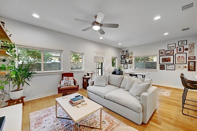 Foto del edificio - 6800 Menchaca Rd