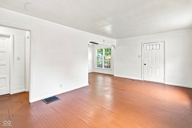Foto del edificio - 3429 Kinnear Ave