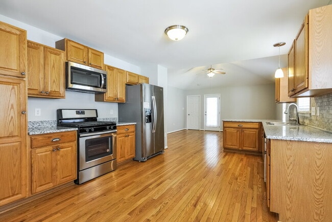 Building Photo - 305 Occidental Dr