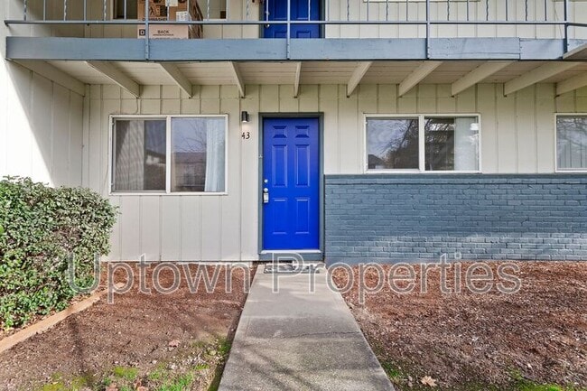 Building Photo - 13000 NW Cornell Rd