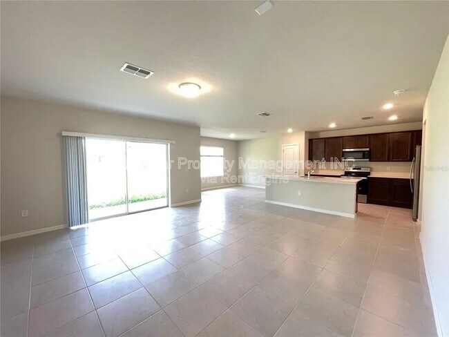 Foto del edificio - 30561 Gilbern Rd