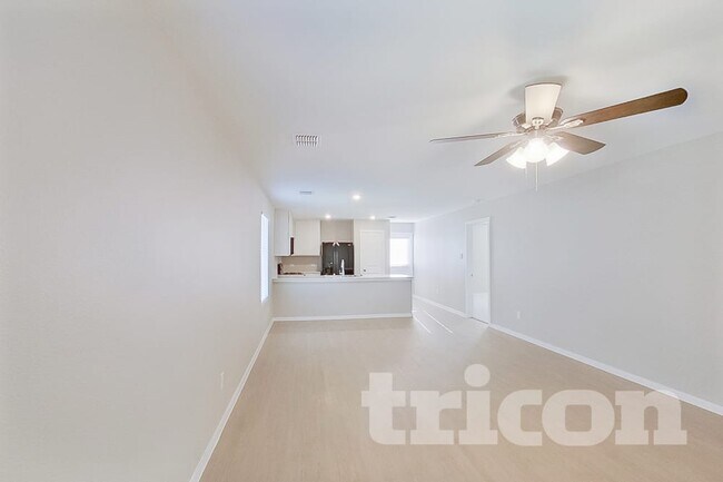 Foto del edificio - 911 Ponderosa Ln