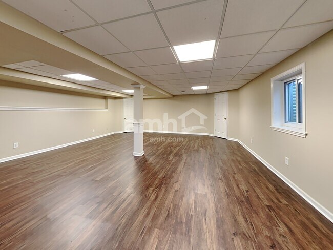 Building Photo - 1863 Goss Ct