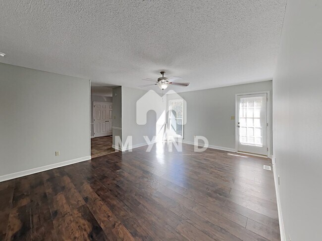 Building Photo - 1213 Shakentown St