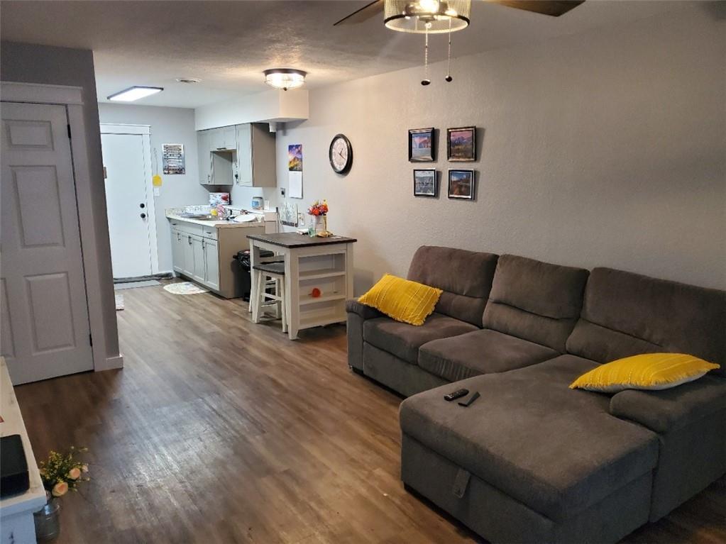 Foto principal - 722 S Oak Hill St