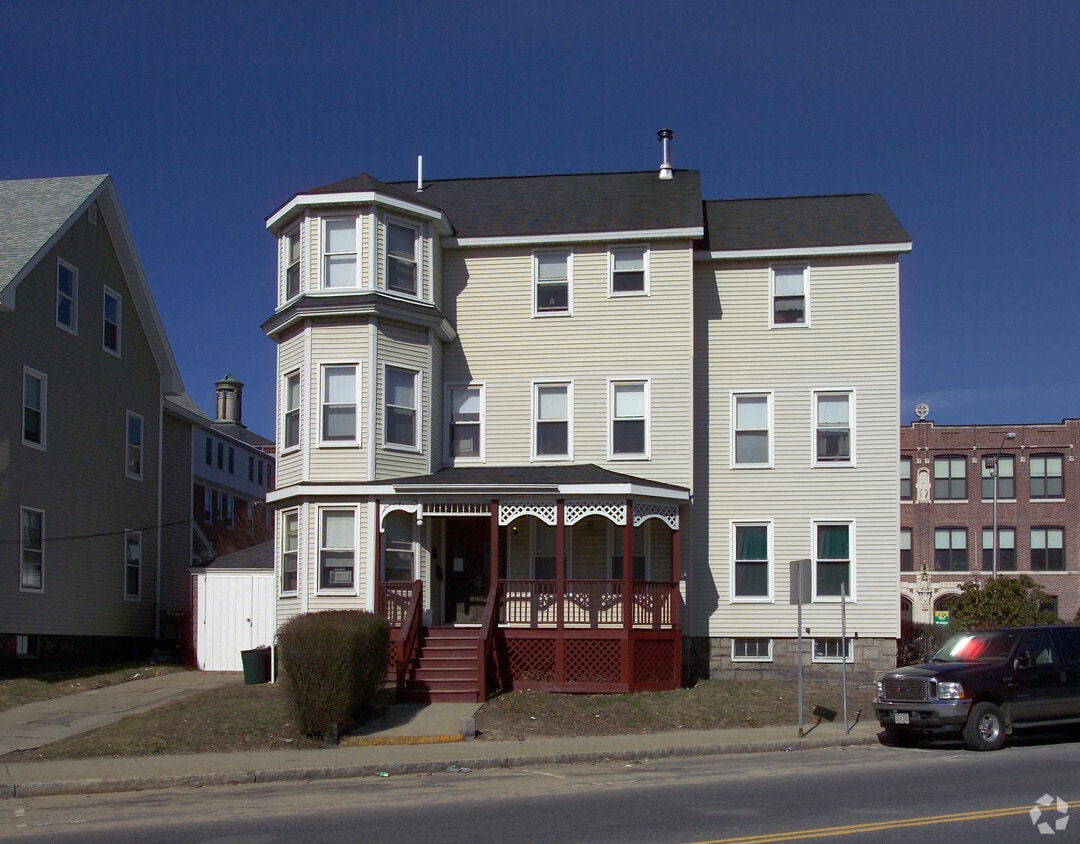 Building Photo - 72 Broadway