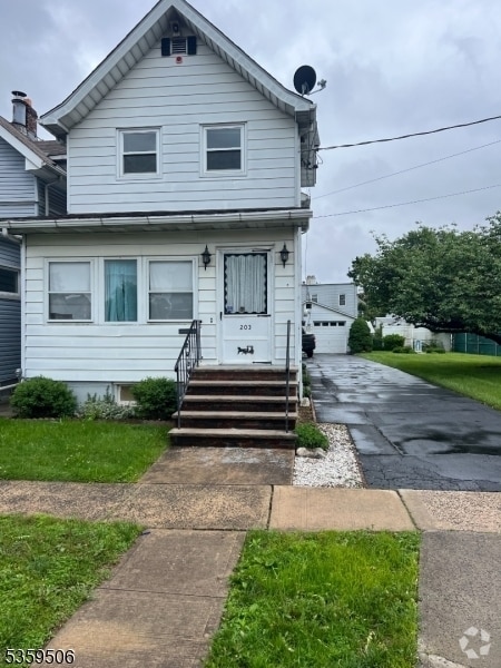 Building Photo - 203 W Blancke St