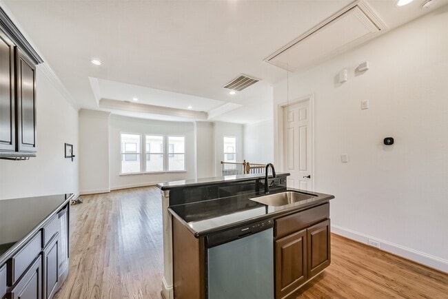 Building Photo - 312 Grove St