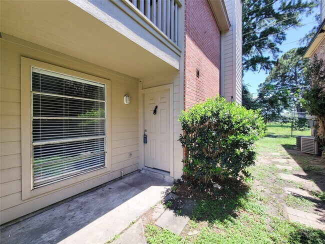 Foto del edificio - 13611 Ravensway Dr