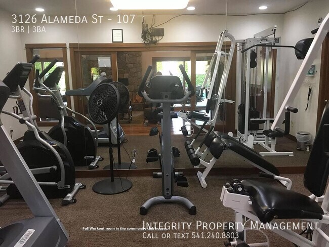 Foto del edificio - 3126 Alameda St
