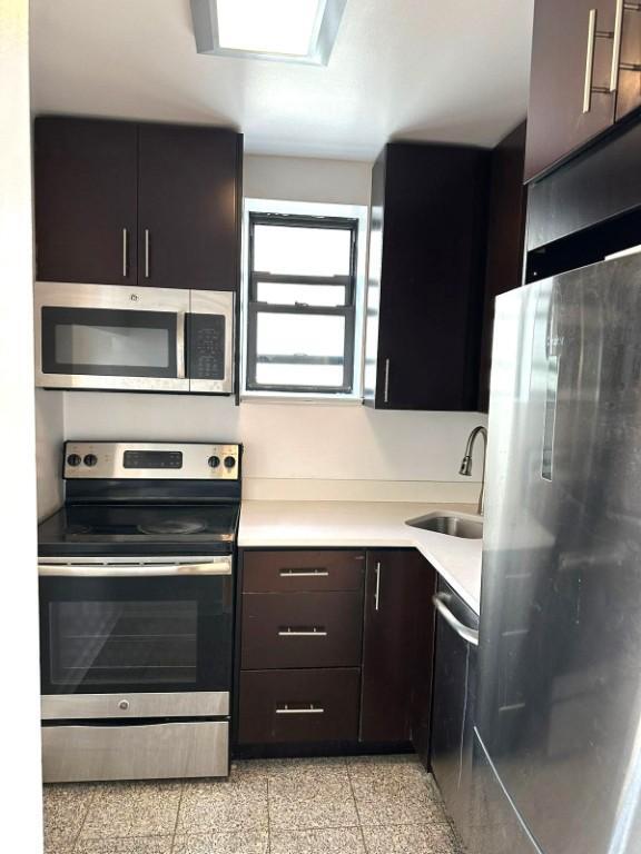 Building Photo - 2 bedroom in New York NY 10019